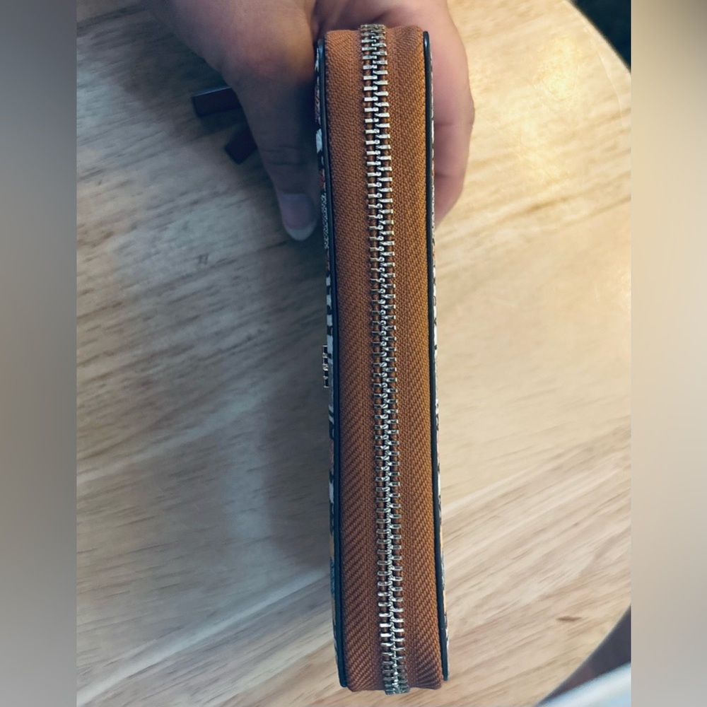 Tory Burch NWOT Multicolor Striped Wallet - Picture 4 of 7